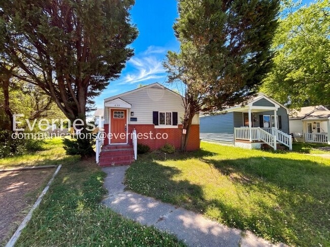 Building Photo - Cozy 3 Bed, 1 Bath – Section 8 Accepted / Pet-Friendly / Available Now!