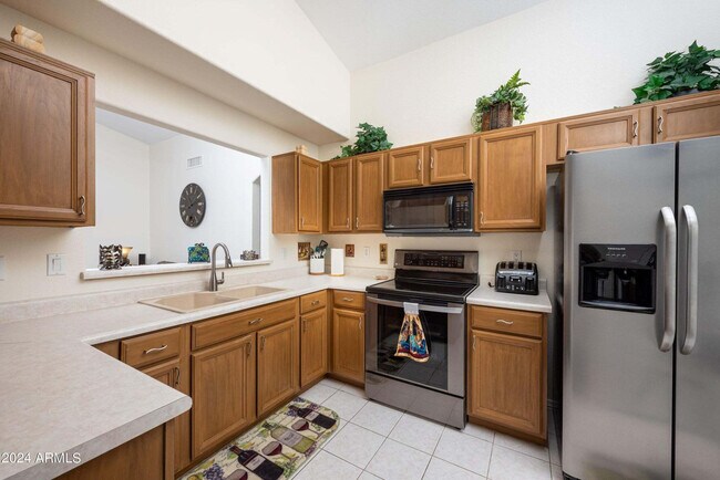 Photo - 707 W Baylor Ln