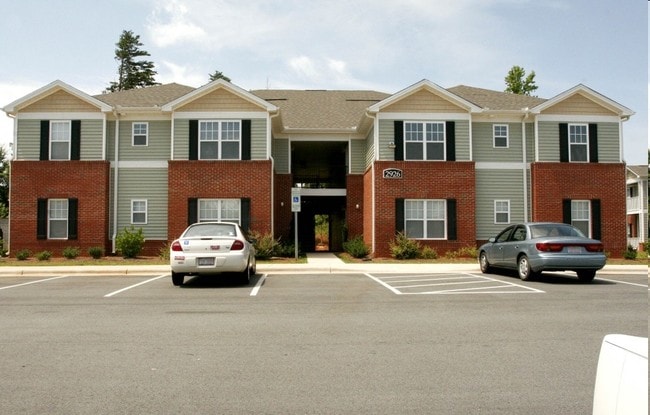 Auburn Trace Apartments