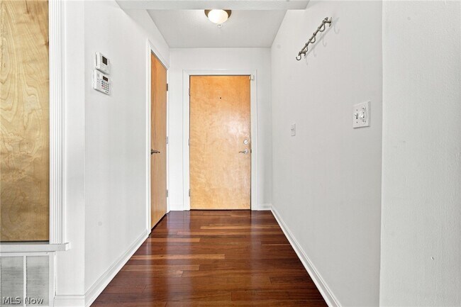Photo - 2222 Detroit Ave Unit 907