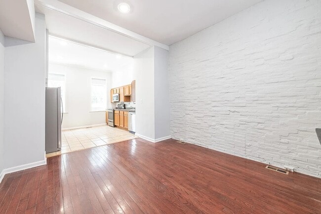 Photo - 951 N 6th St