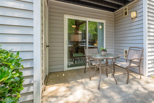 Georgetown Luxury Townhomes and Apartments