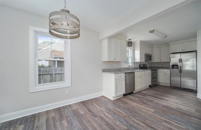 Photo - 2208 Silbert Rd