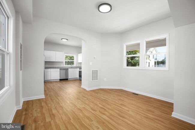 Building Photo - 1424 William St