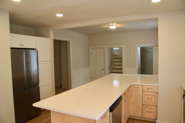 Photo - 405 E Washington Ave