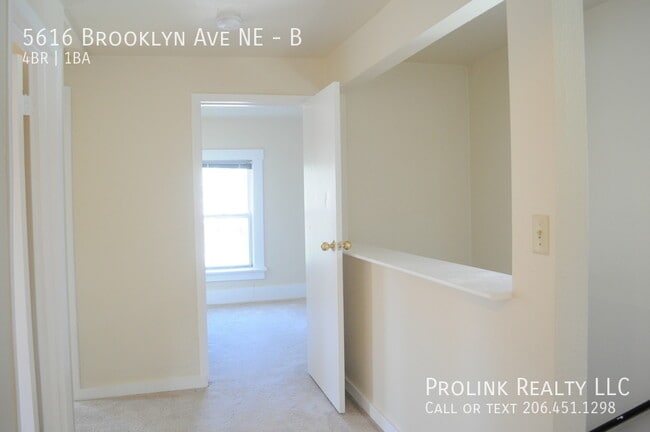 Photo - 5616 Brooklyn Ave NE Unidad B