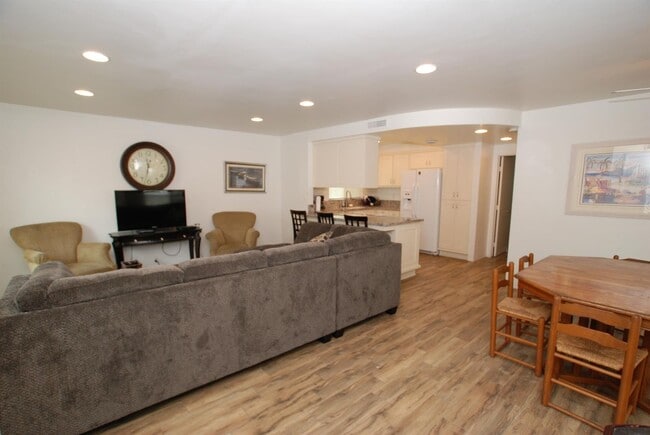 Photo - 9 month winter lease on Balboa Peninsula! No yearly leases Unidad A