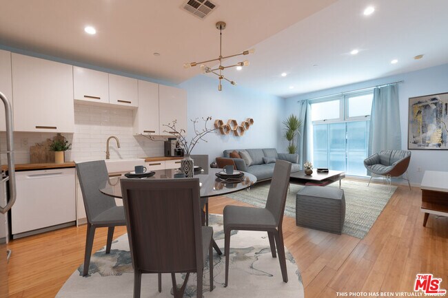 Building Photo - 630W W 6th St Unit 309 Rental