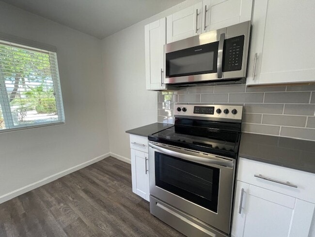 Photo - South Scottsdale Studio Casita w/ Private Patio | 4 Weeks Free | Remodeled Quartz & Stainless Kit... Unidad 8615 #A