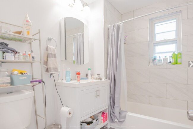 Photo - 219 Bennington St Unidad 3