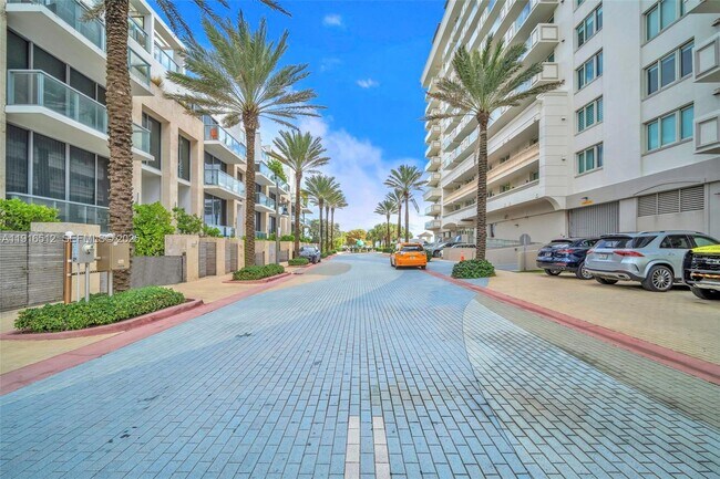 Photo - 9501 Collins Ave