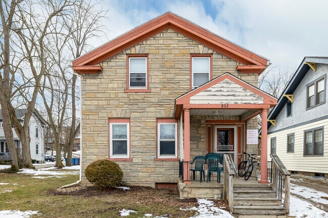 802 S Main St