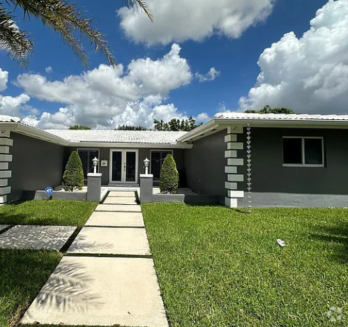 Building Photo - 6951 Miami Lakeway S Rental