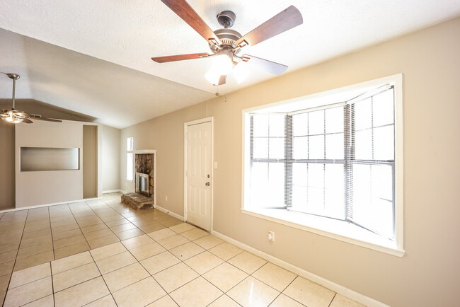 Photo - 266 Montego Cir