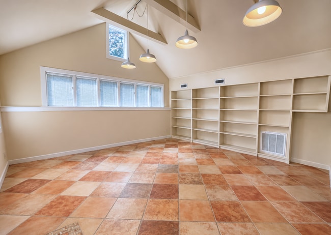 Photo - Charming Cottage for Rent Near UT