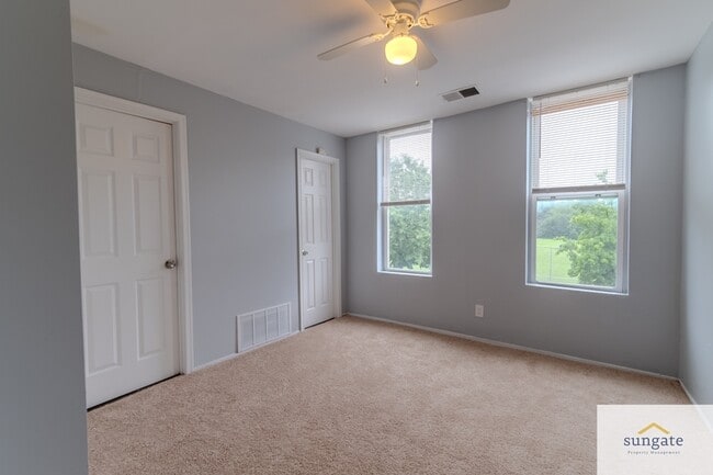 Photo - 1034 N Eden St Unit 3