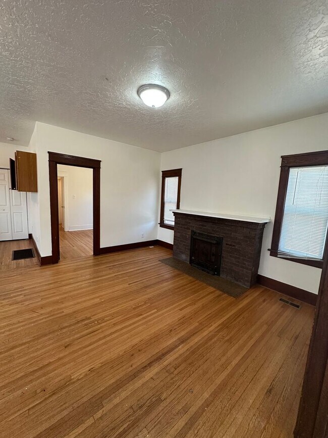 Photo - 2037 8th Ave