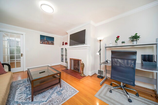 3622 17th Av W