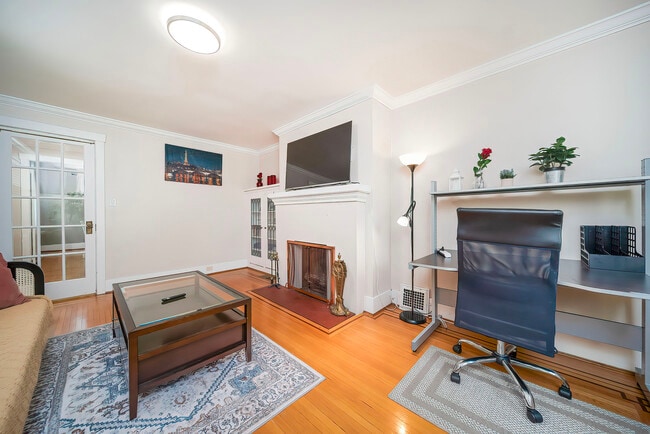 Photo - 3622 17th Av W