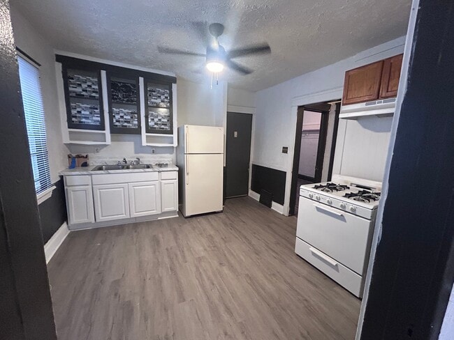 Photo - 2948 E 125th St Unit 1