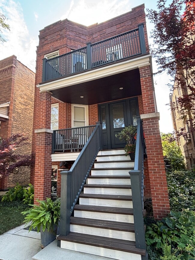 Building Photo - 3248 N Lawndale Ave Unit First Floor Rental