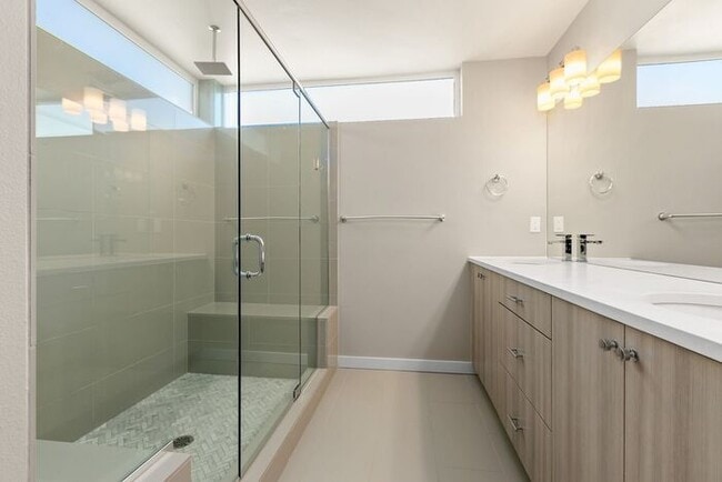 Photo - Trendy West Seattle Townhome w/Air Conditioning and Rooftop Deck