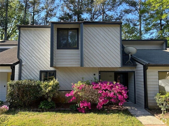 Building Photo - 288 Heathersett Dr Rental