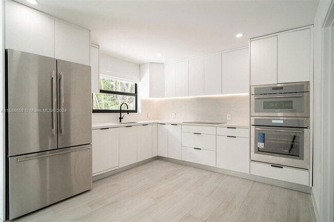 Photo - 3666 SW 26th St