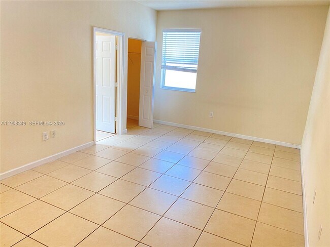 Photo - 9430 SW 170th Passage Unidad 0