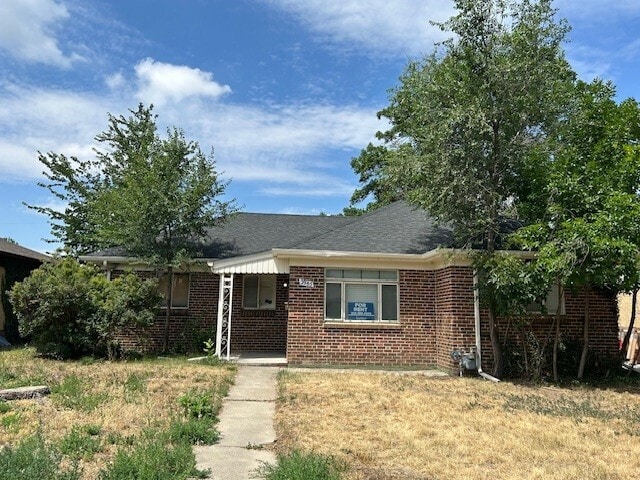Building Photo - Available now! Spacious living room. Newly... Rental
