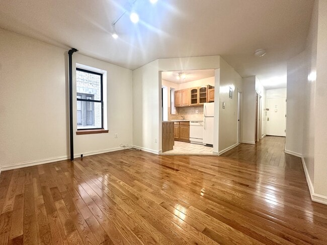 Building Photo - 610 W 150th St Rental
