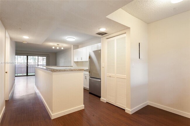 Photo - 1021 Mockingbird Ln Unit 103