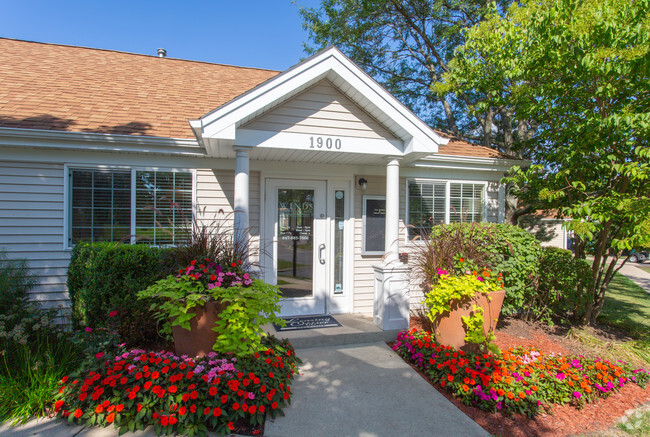 Building Photo - The Winds at Poplar Creek Rental