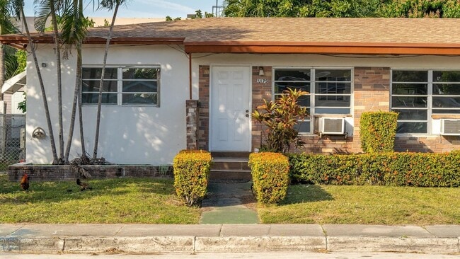 Photo - 1165 SW 12th St