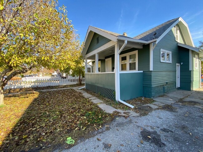 Photo - Fully Remodeled 3Bedroom House!