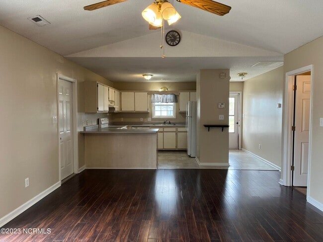 Photo - Welcome to Charlton Road!