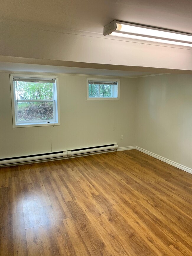 Photo - 169 University Ave