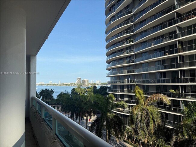 Building Photo - 1800 N Bayshore Dr Unit 514 Rental