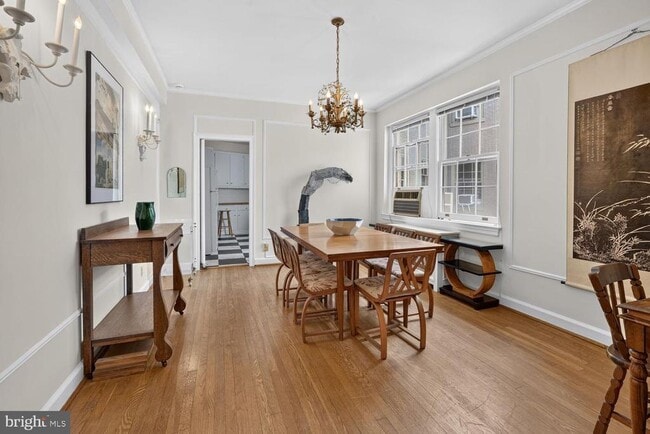 Photo - 2737 Devonshire Pl NW