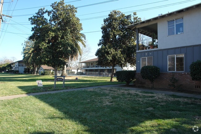 Building Photo - 161-261 Cohasset Ln Rental