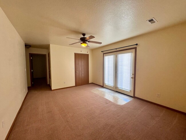 Photo - 22585 Hollow Oak Ln Unit B