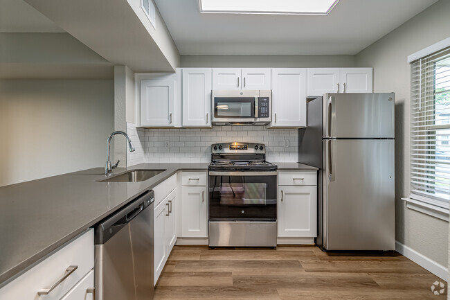 1BR, 1BA - 706SF - Kitchen - Heather Ridge Apartments