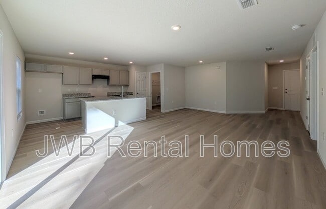 Photo - 2890 Fitzgerald St