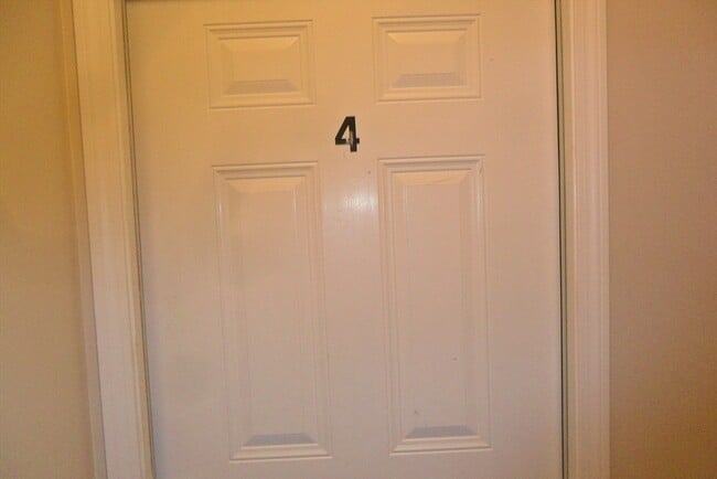 Photo - 848 Waverly St Unit 4