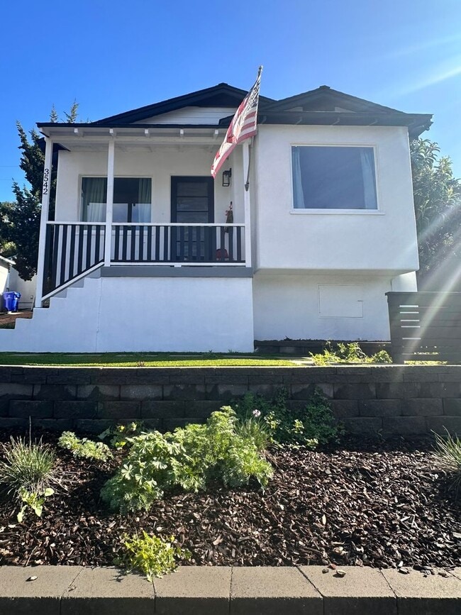 Photo - Perfect Point Loma Home! adorable 2 bed, 2 bath home with spacious yard! Don't miss out!!