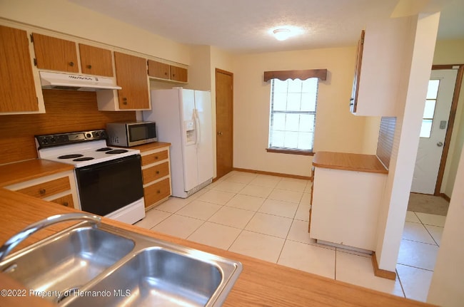 Photo - 909 Candlebrook Ln