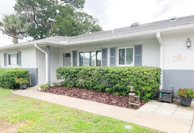 1661 NW 20th Ave
