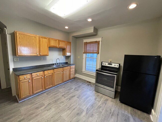 Photo - 235 N Oxford St