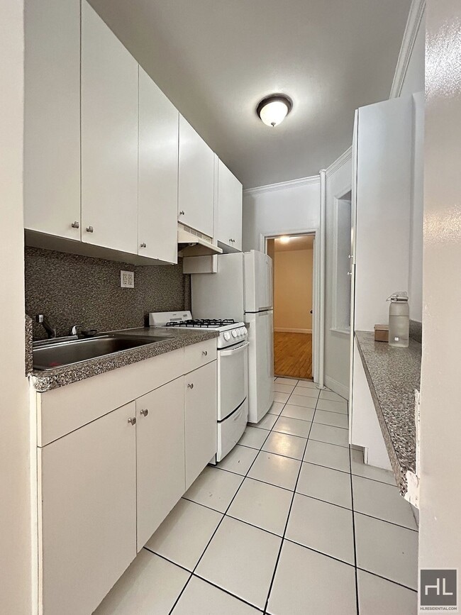 Photo - 2 AVENUE Unit 5A