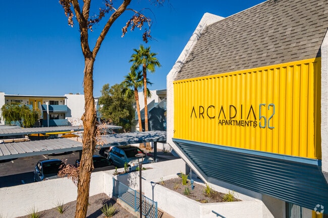 Arcadia 52